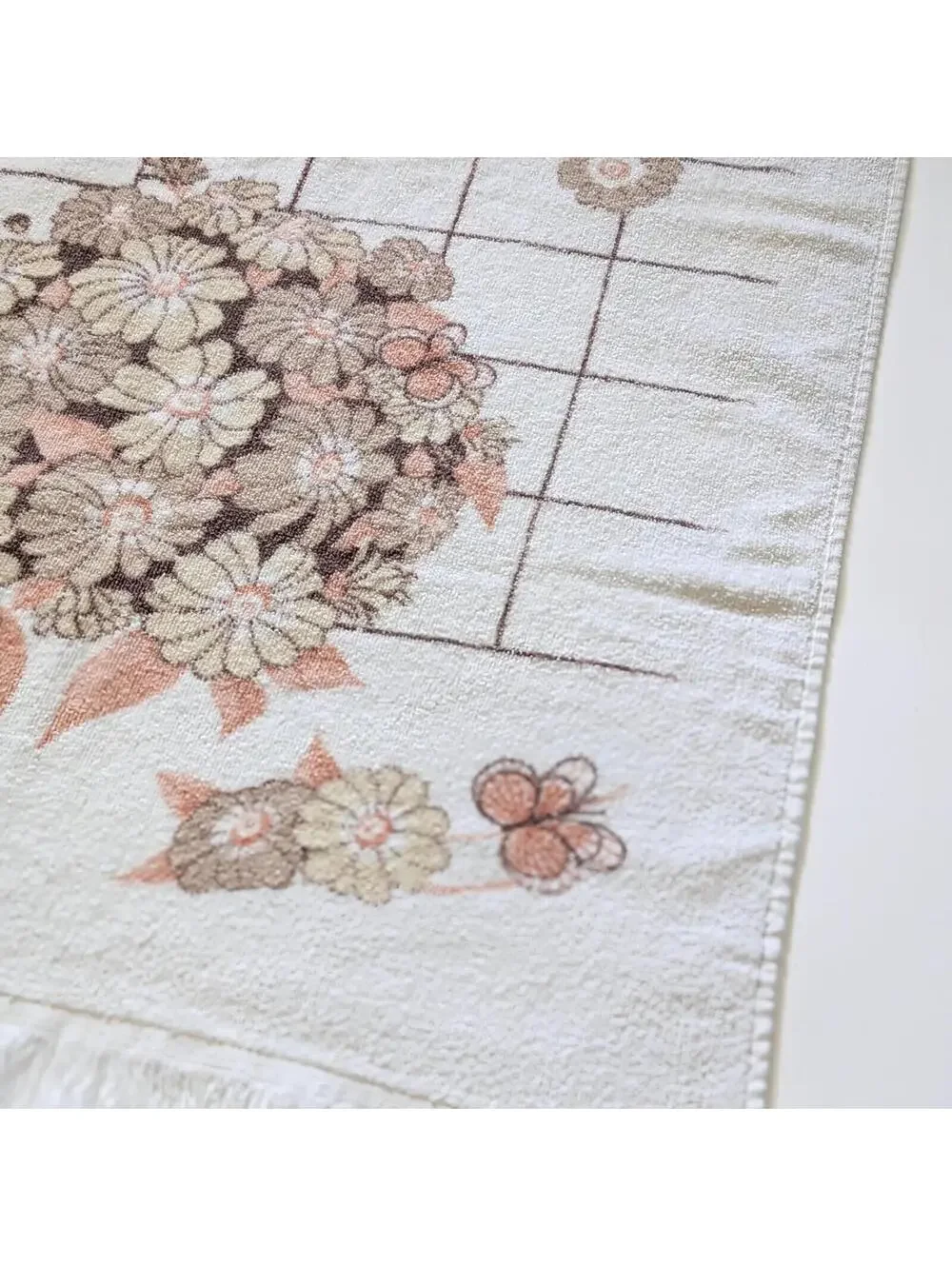 Vintage Bath Towel with Daisies & Butterflies